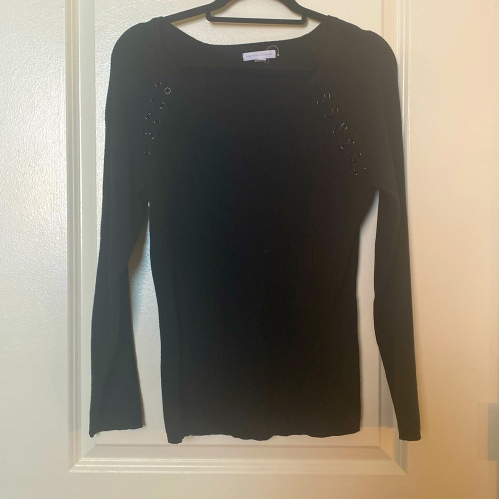 (NWOT) New York & Company Black Ribbed Top w/ Metal Grommet Eyelet Detail, Large